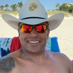 Meet your Posher, Hector